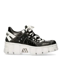 SHOE TOWER WITH LACES M-WALL002-C7